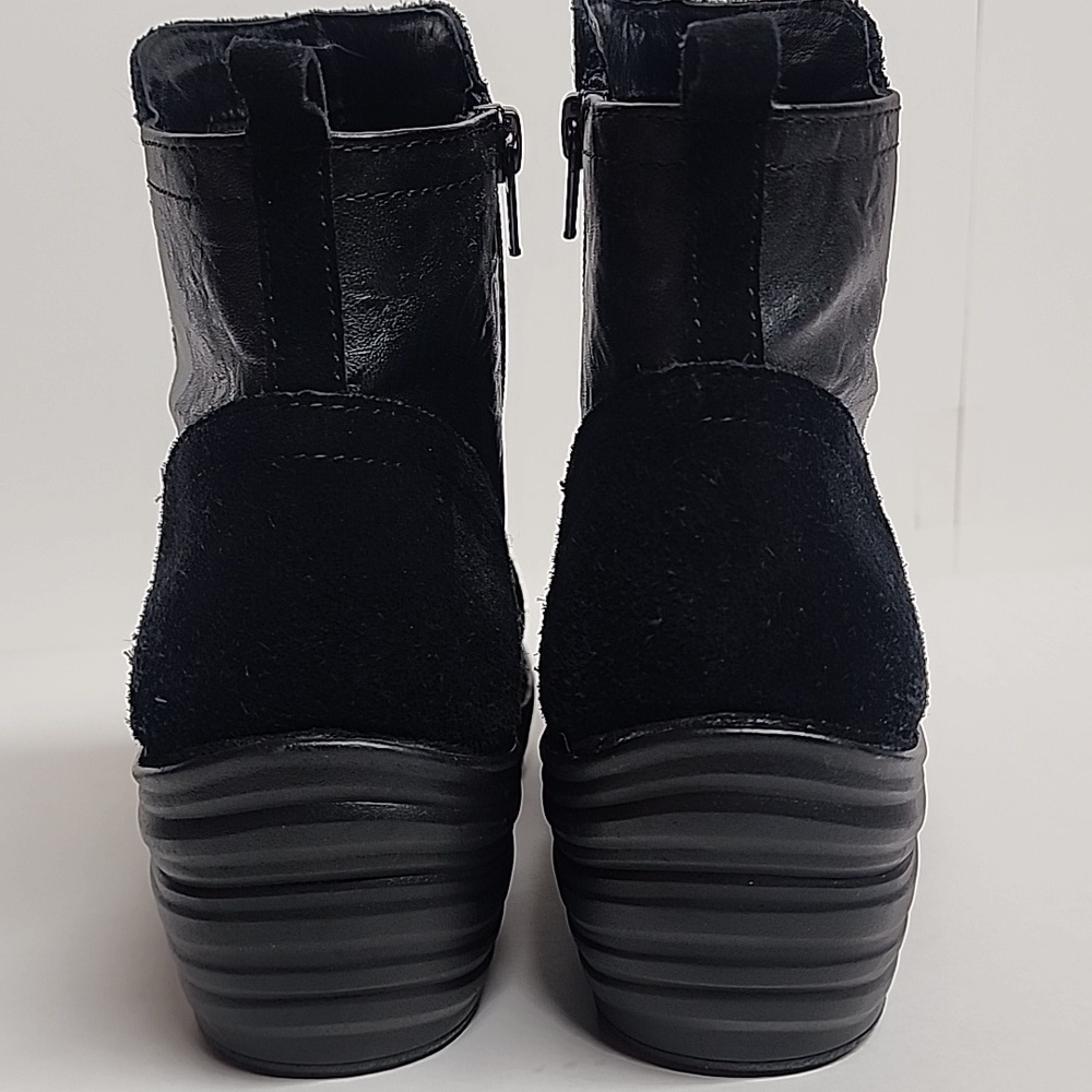 Bionica Black Suede Leather Wedge Slip Resistant Boots Size 9.5 Goth Minimalist - Picture 5 of 12